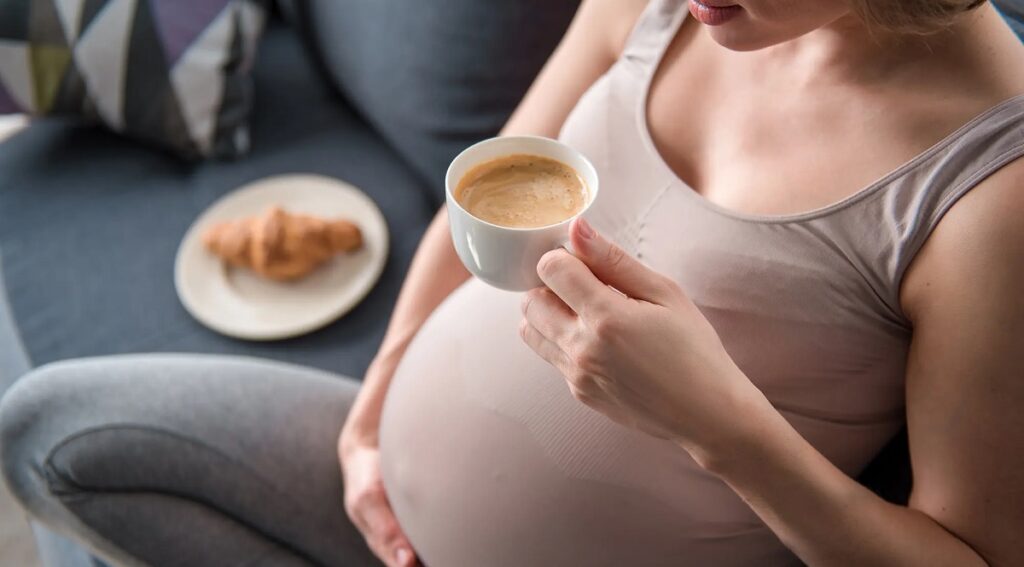 Café en el Embarazo: ¿Es seguro? Alternativas 26 cafeina en el embarazo